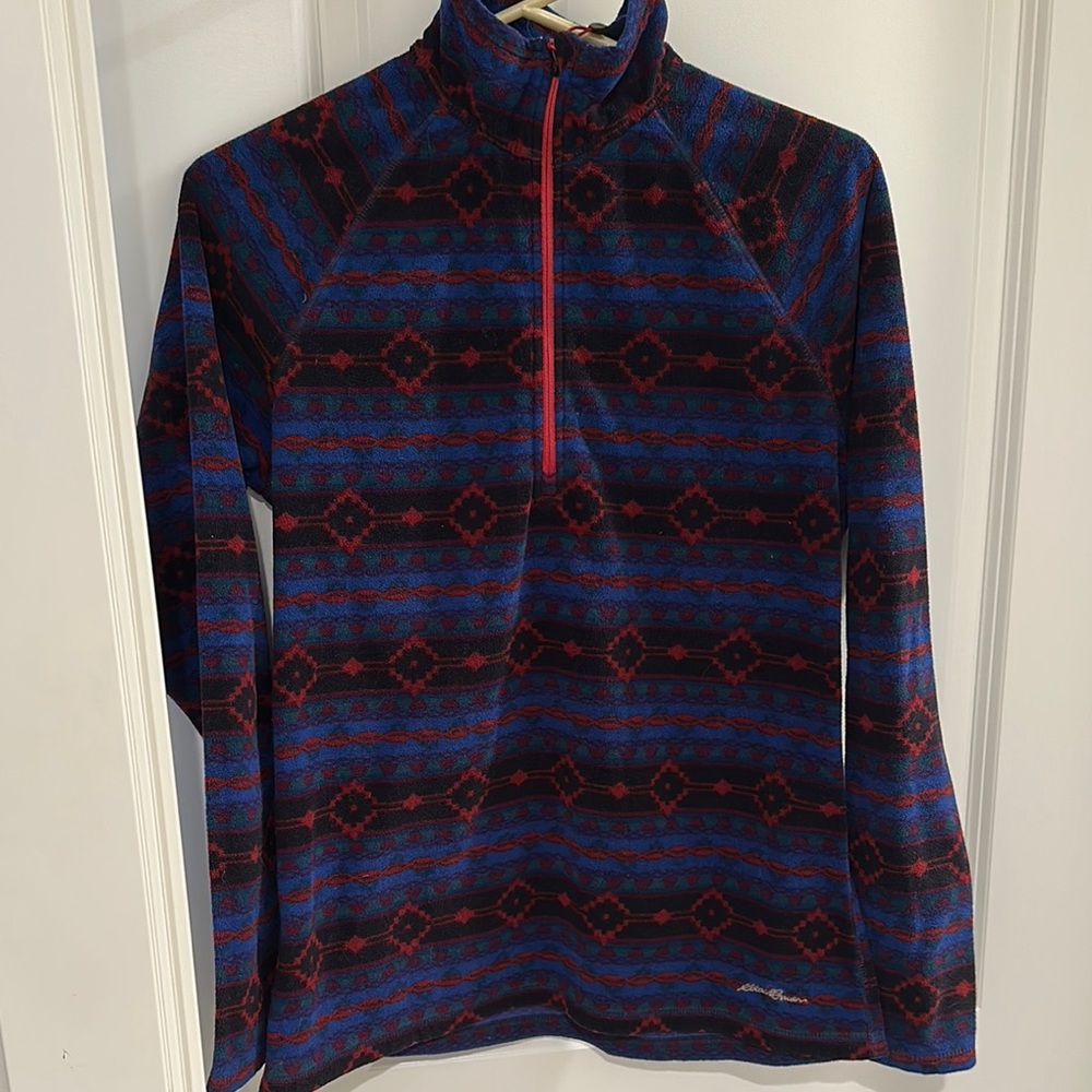 Women’s Eddie Bauer light weight fleece, perfect for layering.